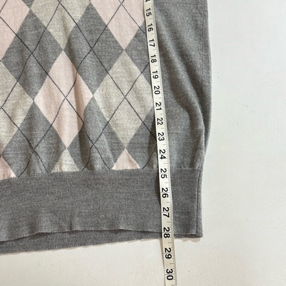 J. Crew Gray V-Neck Sweater w/Argyle Pattern
Medium 100% Merino Wool Lightweight - Picture 4 of 6